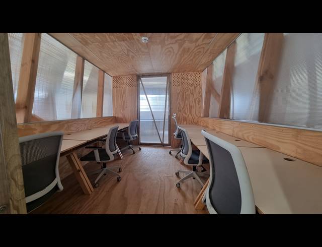 285M² BUSINESS TO LET IN WOODSTOCK